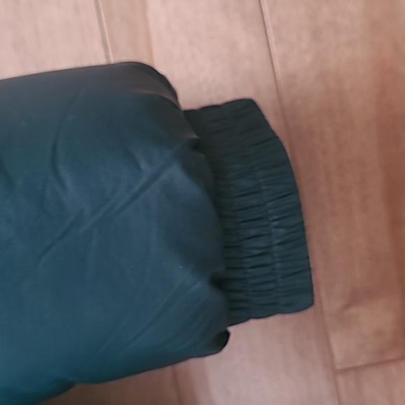 Cotopaxi Women's Down Jacket - Picture 8 of 9